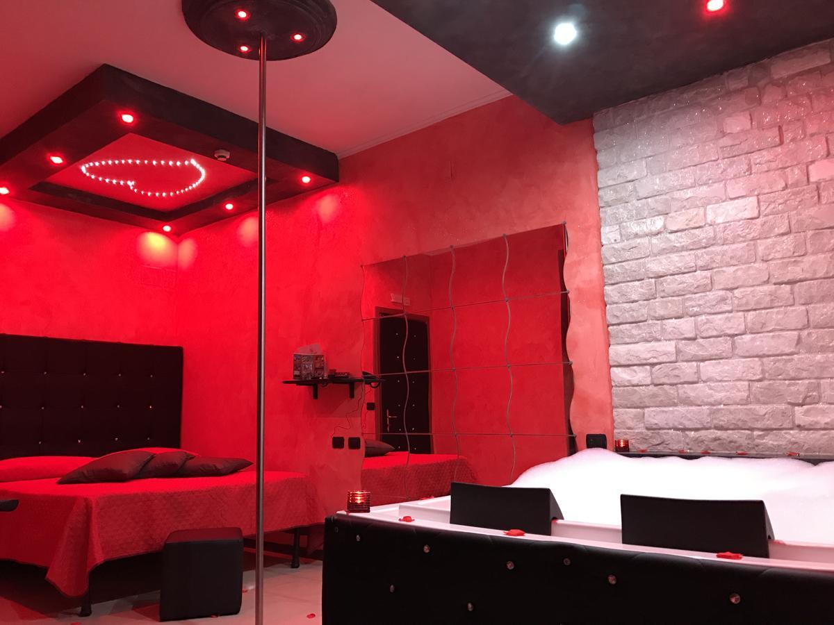 Hotel Joy Кастель-Вольтурно Екстер'єр фото