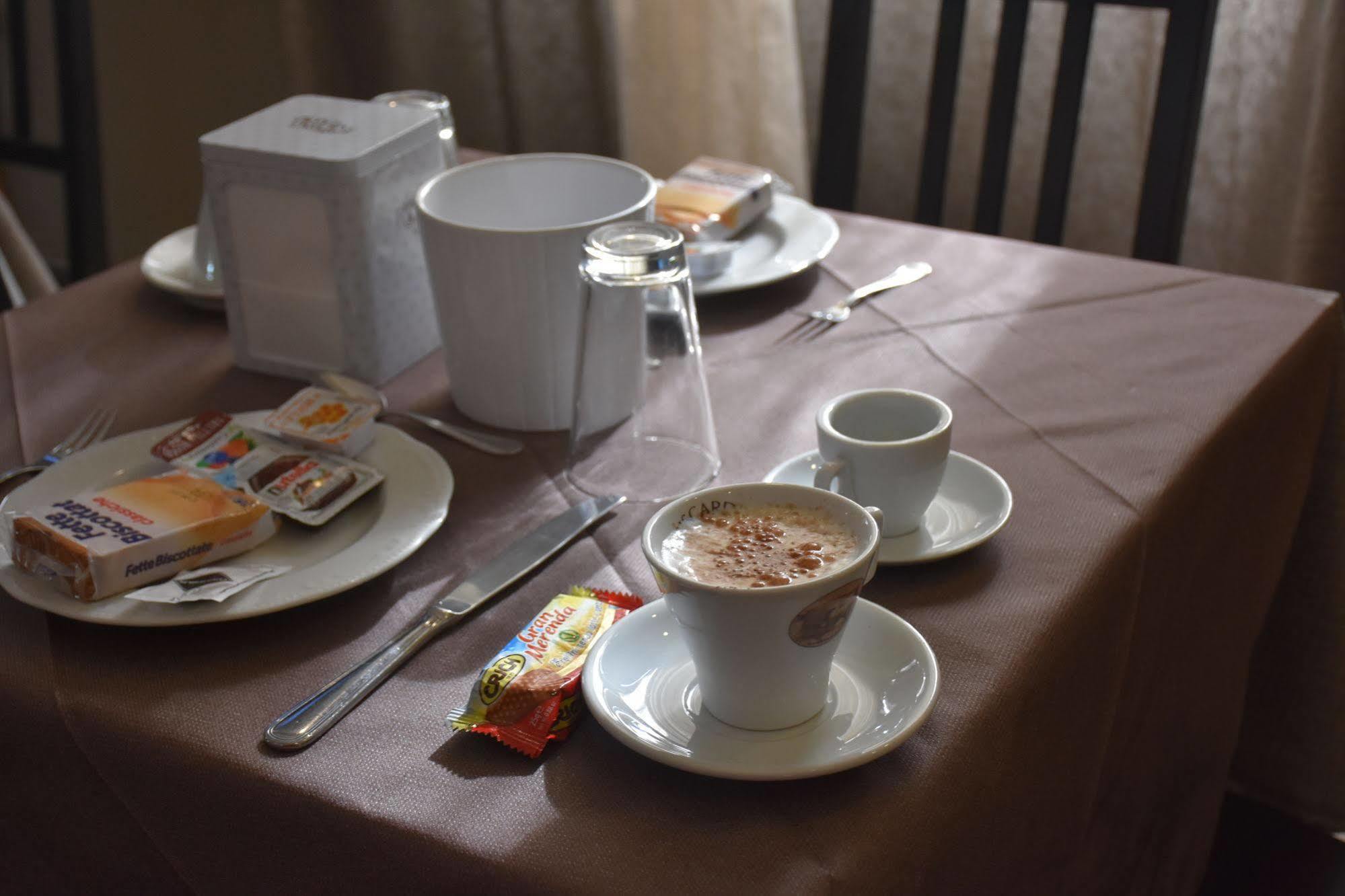 Hotel Joy Кастель-Вольтурно Екстер'єр фото
